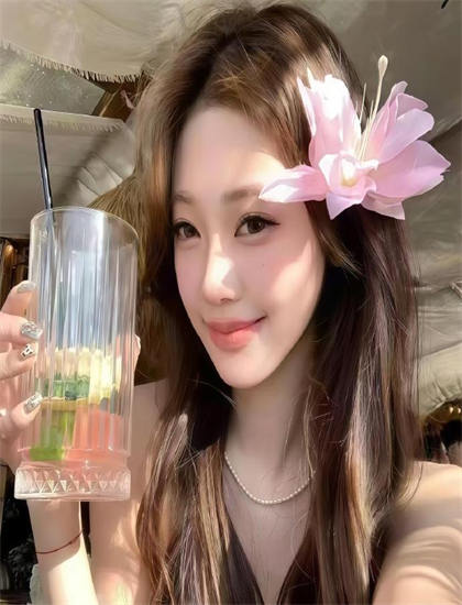 师傅缓慢而有力的撞着视频-两个人免费观看视频图片